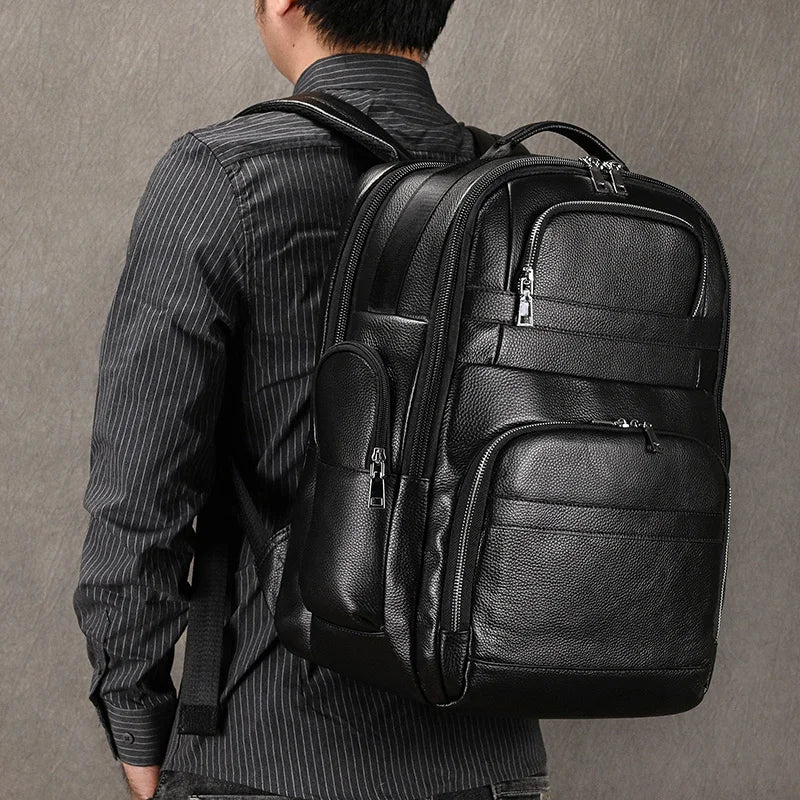 Mochila de Couro Legitimo Notebook 17'' pol com USB