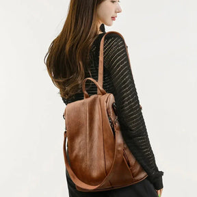 Mochila Feminina de Couro com Alça Lauren